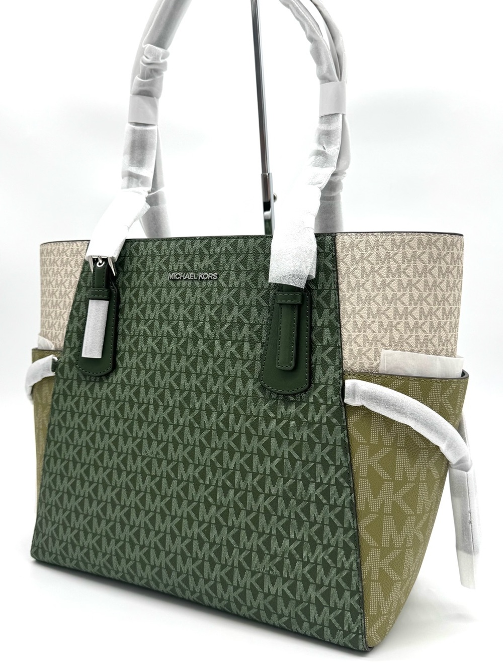 Michael Kors Voyager Large Color-Block Signature Logo Tote Bag - Amazon Green